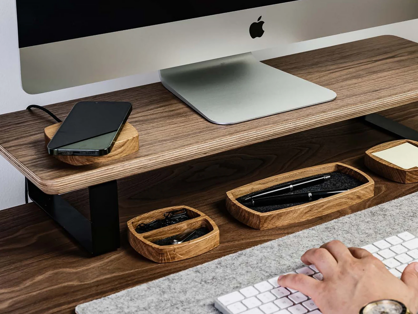 Qi Wireless Charger Wooden Docking Station