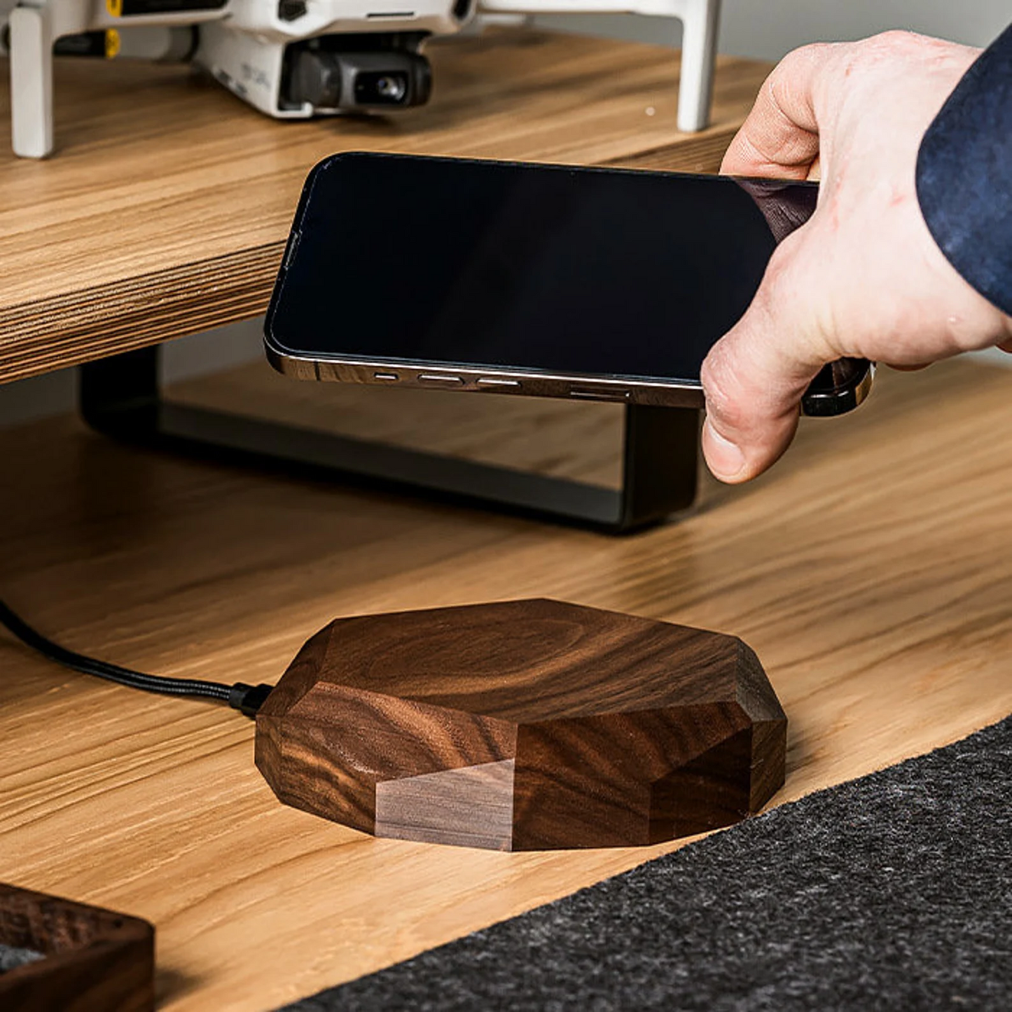 Qi Wireless Charger Wooden Docking Station